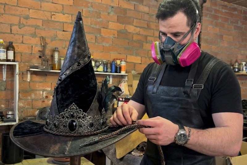 The Evolution of Gothic Hats in Rock Fashion